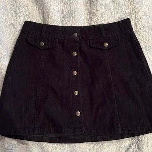 Black corduroy skirt 🤎